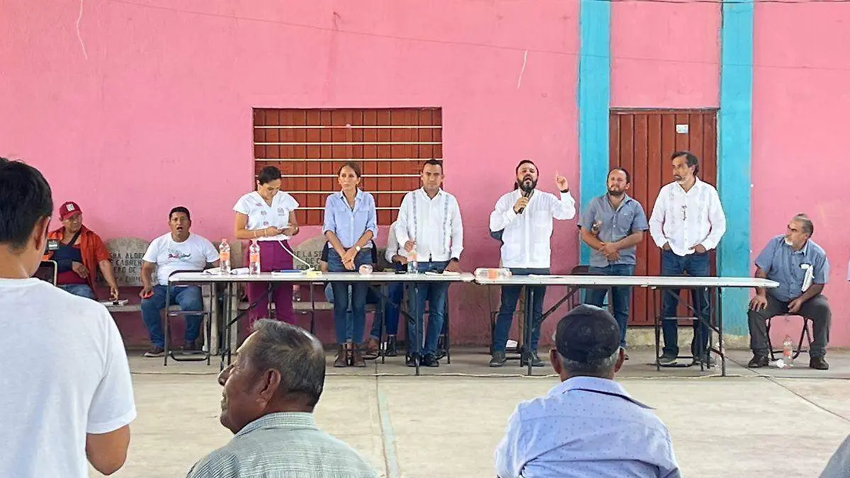 Comuneros de Chimalapa retienen a funcionarios federales y estatales Oaxaca